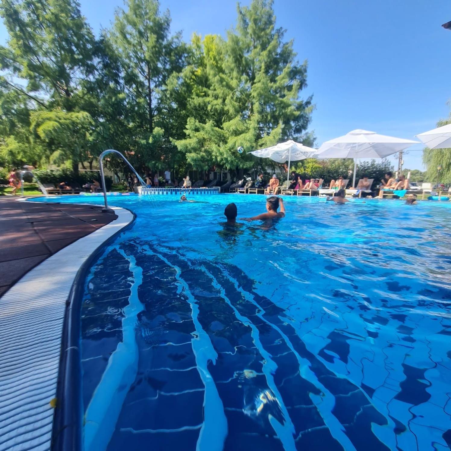 Steaua Apelor Family Resort Nufaru Exterior photo